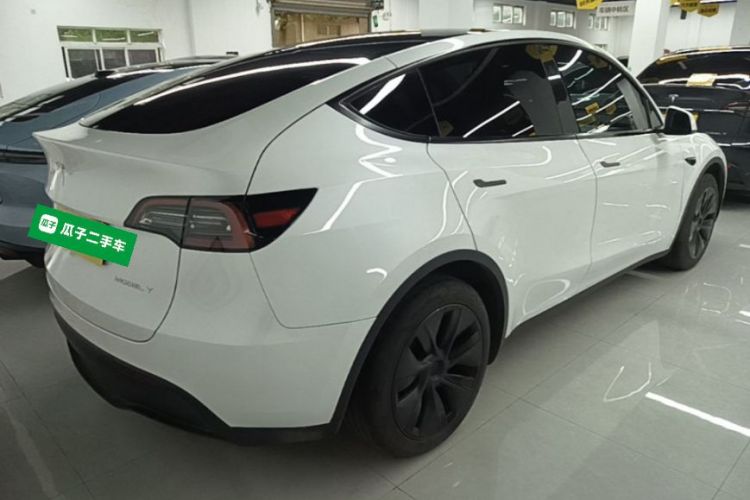 Tesla Model Y 2024 #7 Tesla Model Y 2024 car image #7