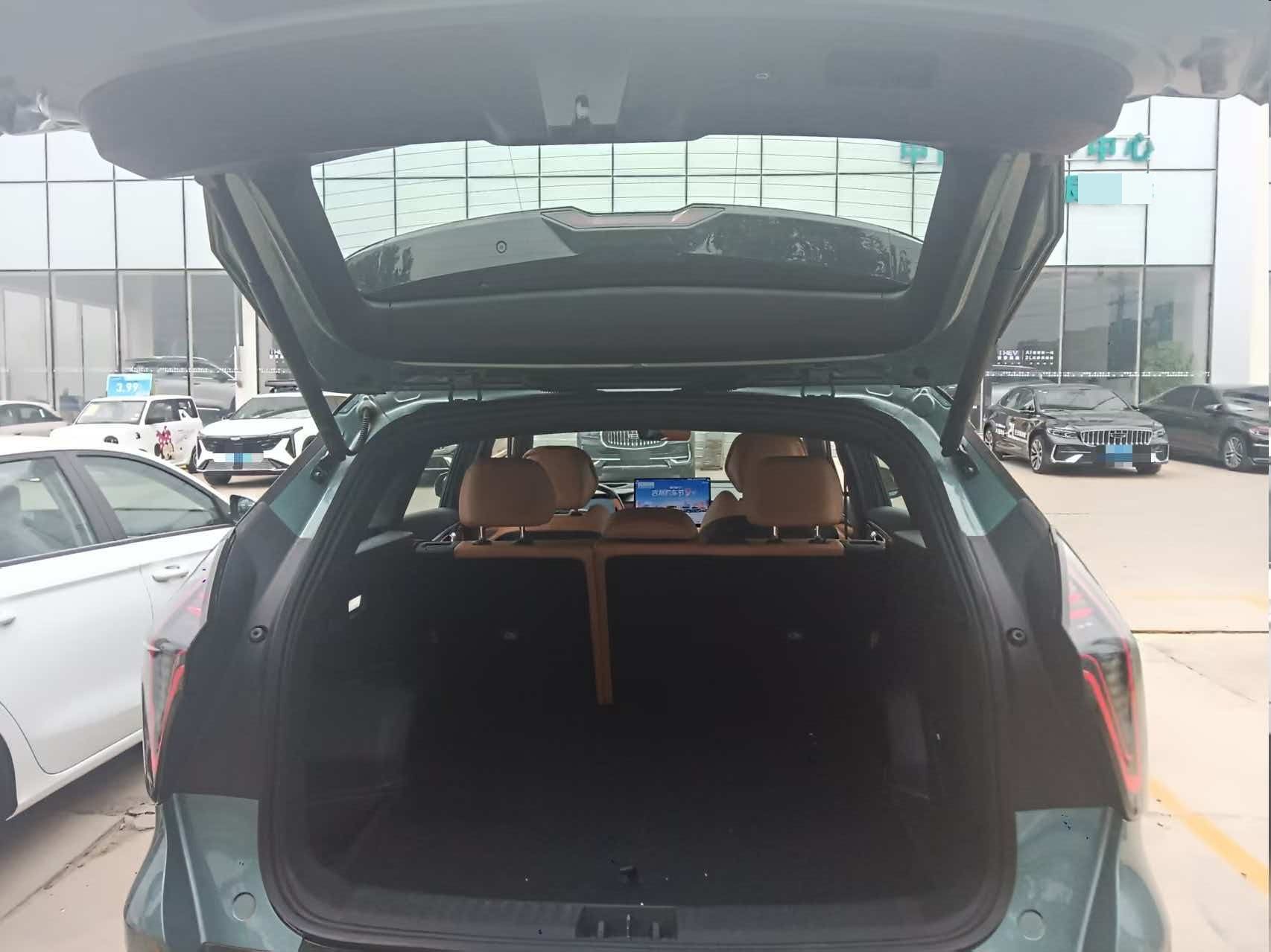 GEELY Boyue L 2025 car image #2