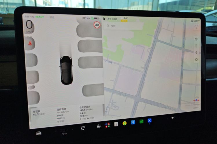 Tesla Model 3 2022 car image #12