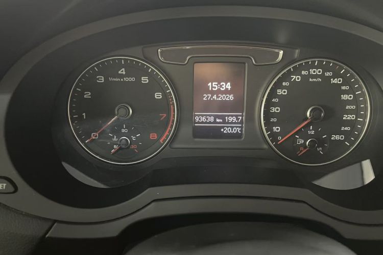 Audi Q3 2016 car image #8