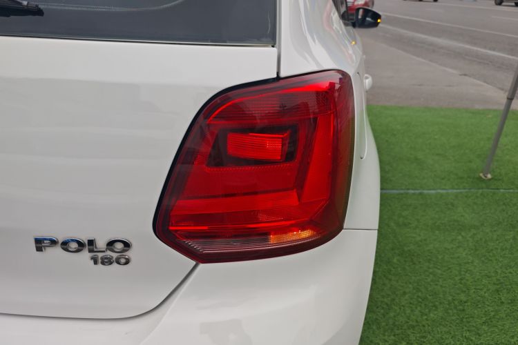Volkswagen Polo 2018 car image #8
