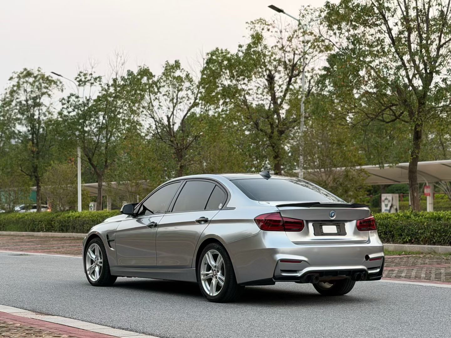 BMW 3 Series 2017 #9 BMW 3 Series 2017 car image #9