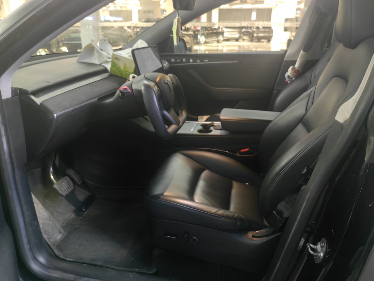 Tesla Model Y 2023 car image #5