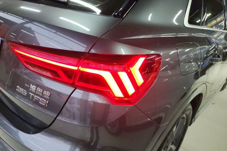 Audi Q3 2019 #8 Audi Q3 2019 car image #8