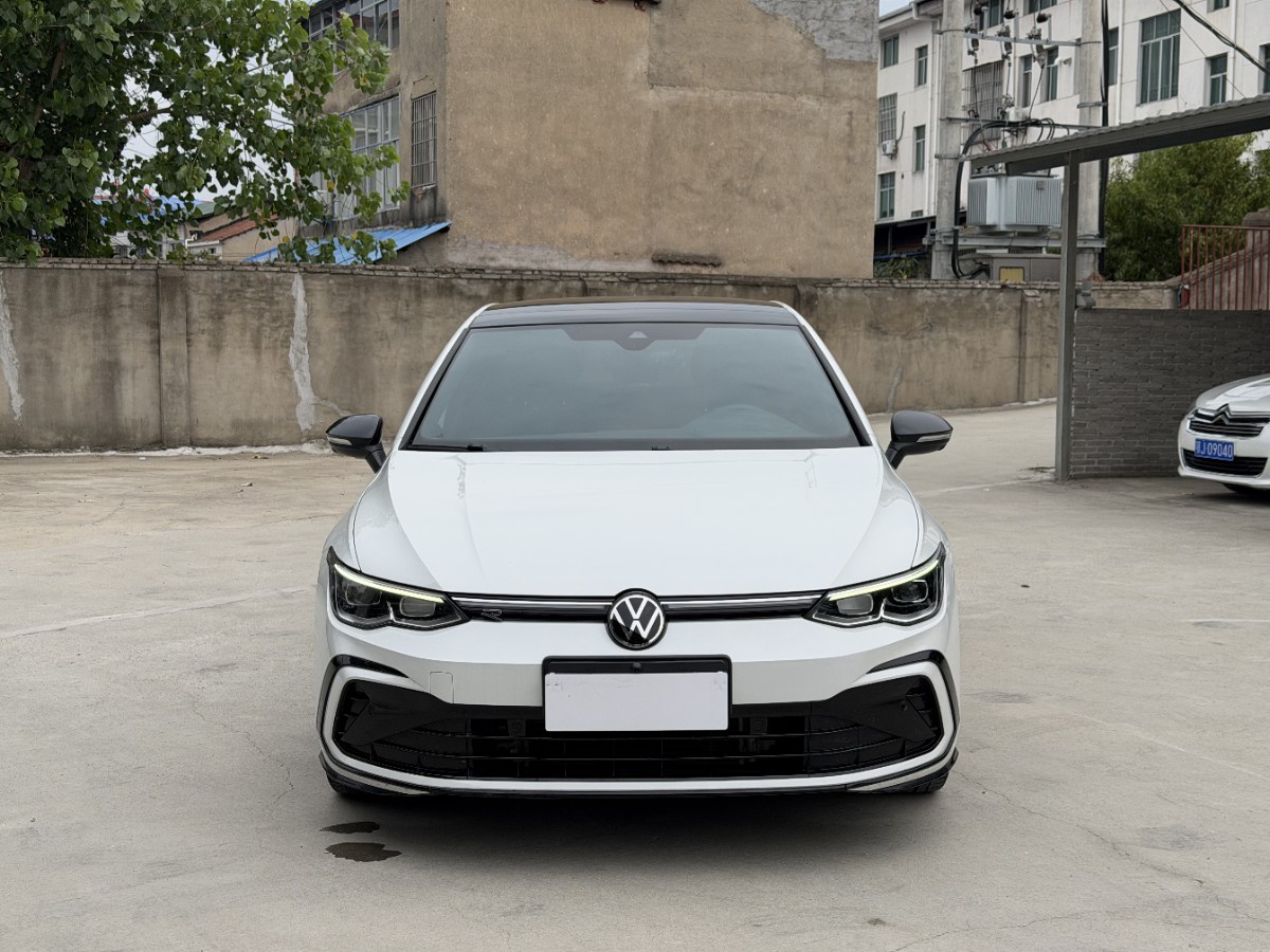 Volkswagen Golf 2022 car image #2