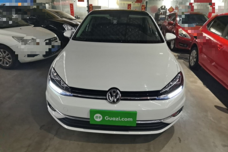 Volkswagen Golf 2020 car image #3