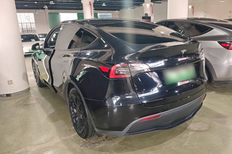 Tesla Model Y 2022 #5 Tesla Model Y 2022 car image #5