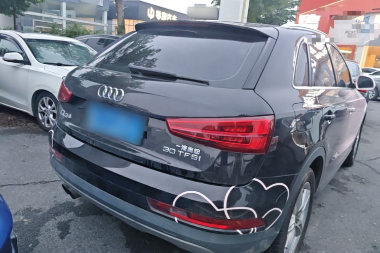 Audi Q3 2019 car image #7