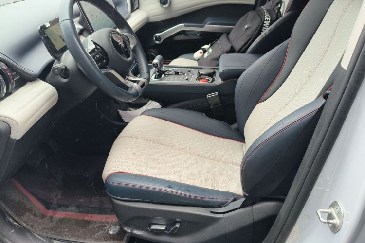BYD Yuan Plus 2023 immagine di auto #15