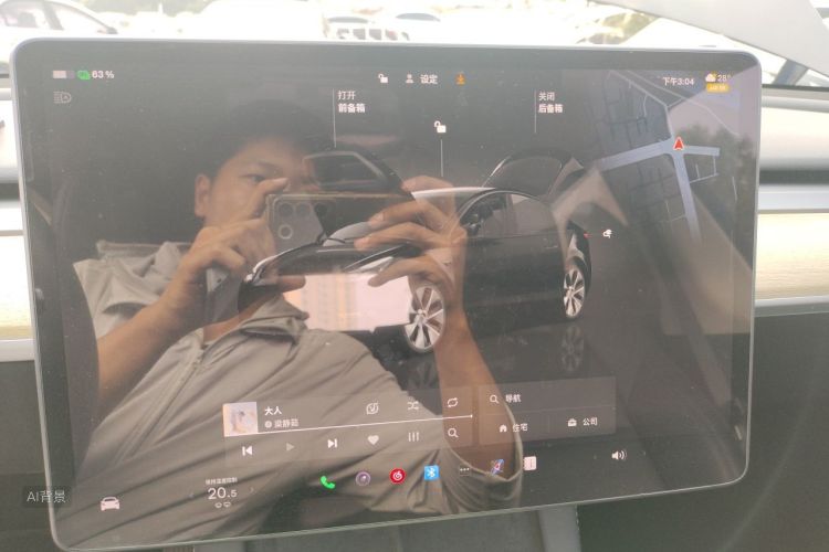 Tesla Model Y 2022 car image #13