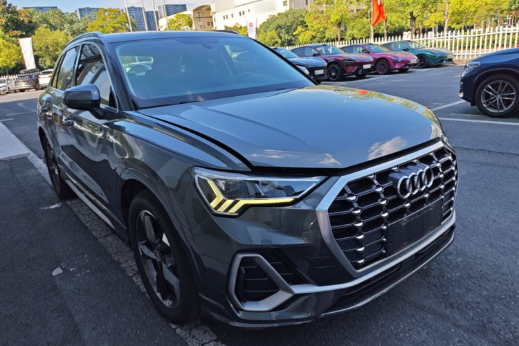 Audi Q3 2019 #4 Audi Q3 2019 car image #4