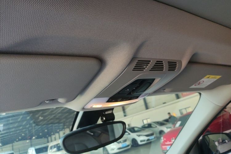 BMW X1 2019 car image #18