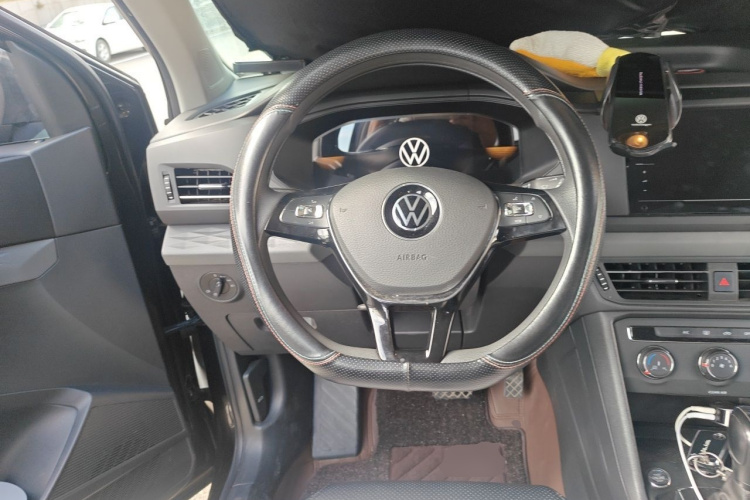 Volkswagen Tharu 2023 car image #11