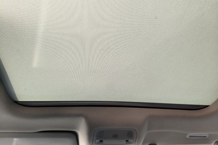 Audi Q3 2018 car image #18