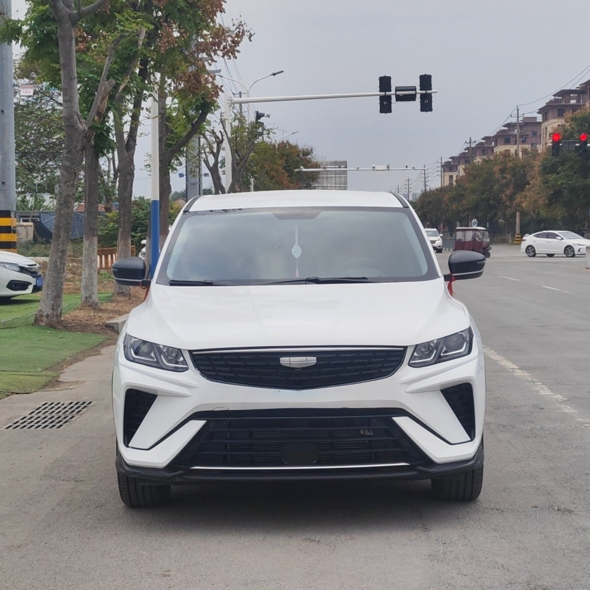 GEELY Coolray 2026 car image #3