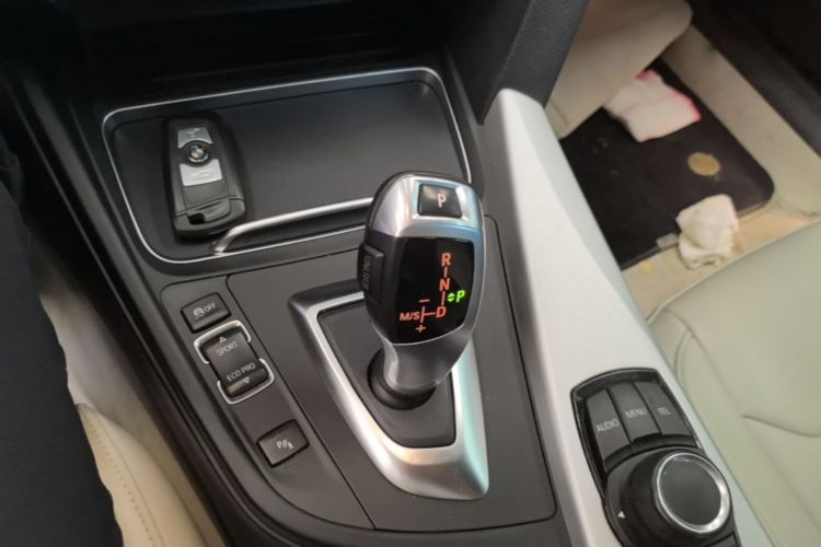 BMW 3 Series GT 2016 #14 BMW 3 Series GT 2016 car image #14