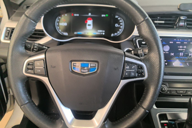 GEELY Emgrand 2019 car image #11