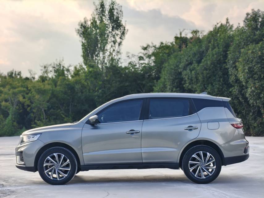 GEELY Vision X6 2020 car image #3
