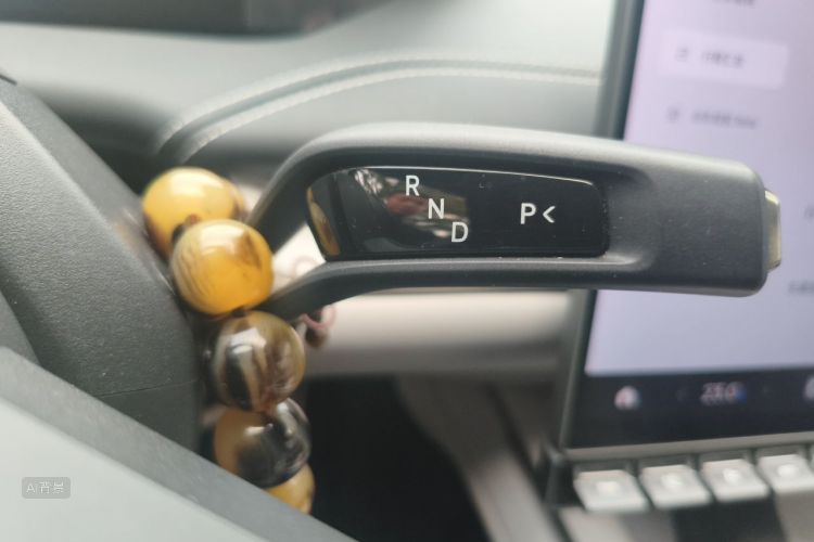 MI SU7 2024 immagine di auto #16