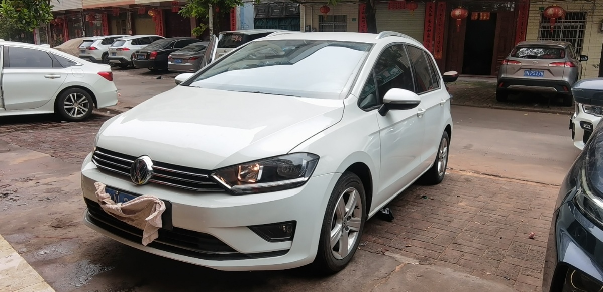 Volkswagen Golf Sportsvan 2017 Volkswagen Golf Sportsvan 2017 car image