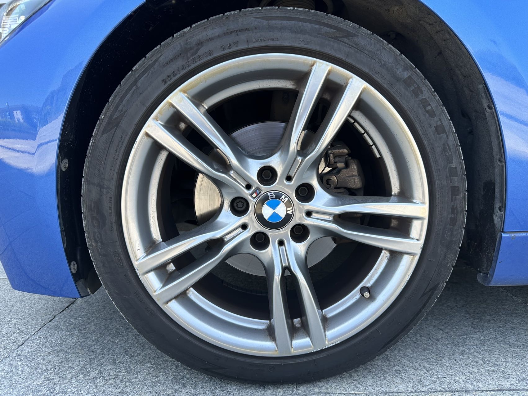 BMW 3 Series 2018 car image #26