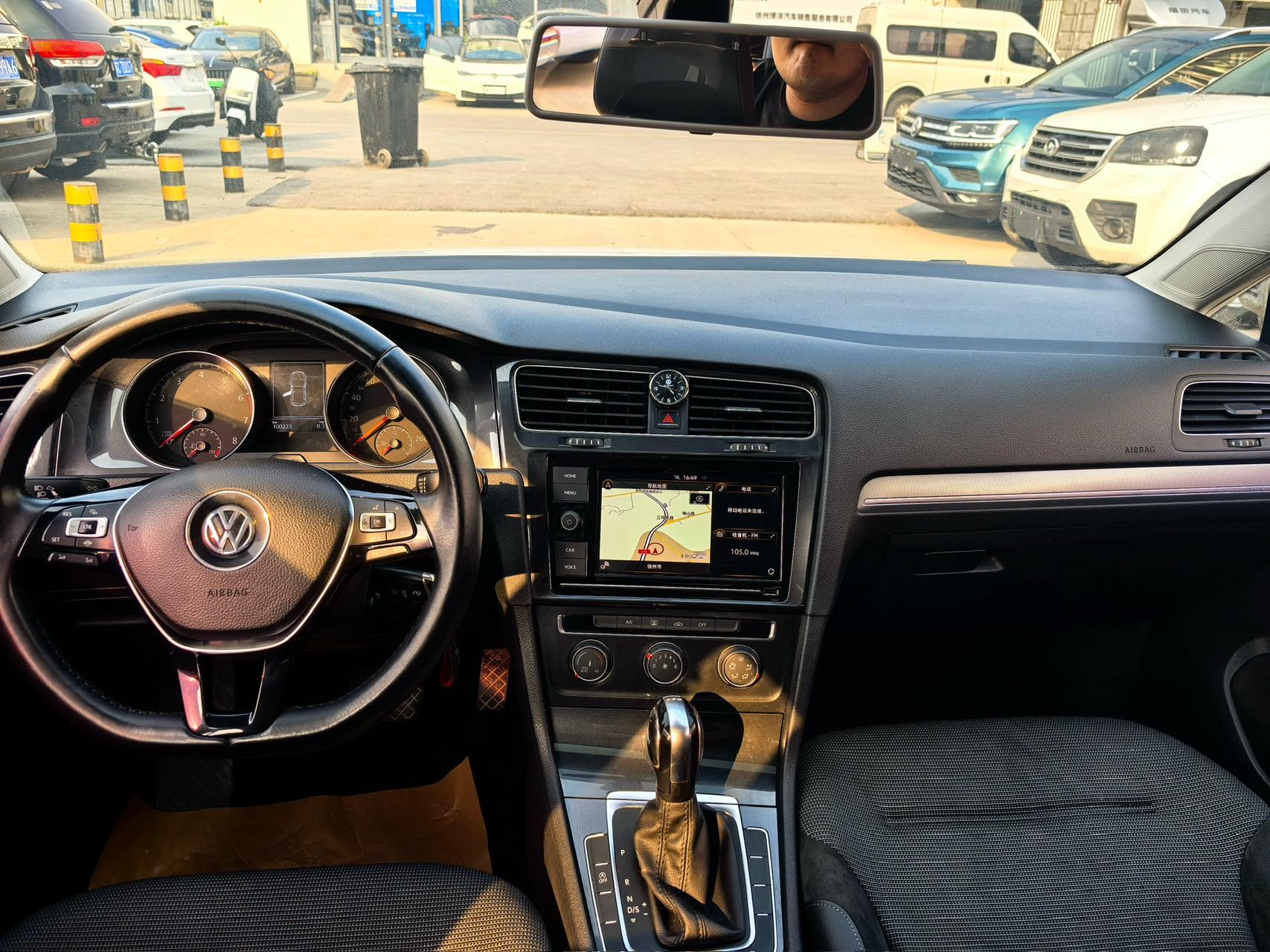Volkswagen Golf 2019 car image #5