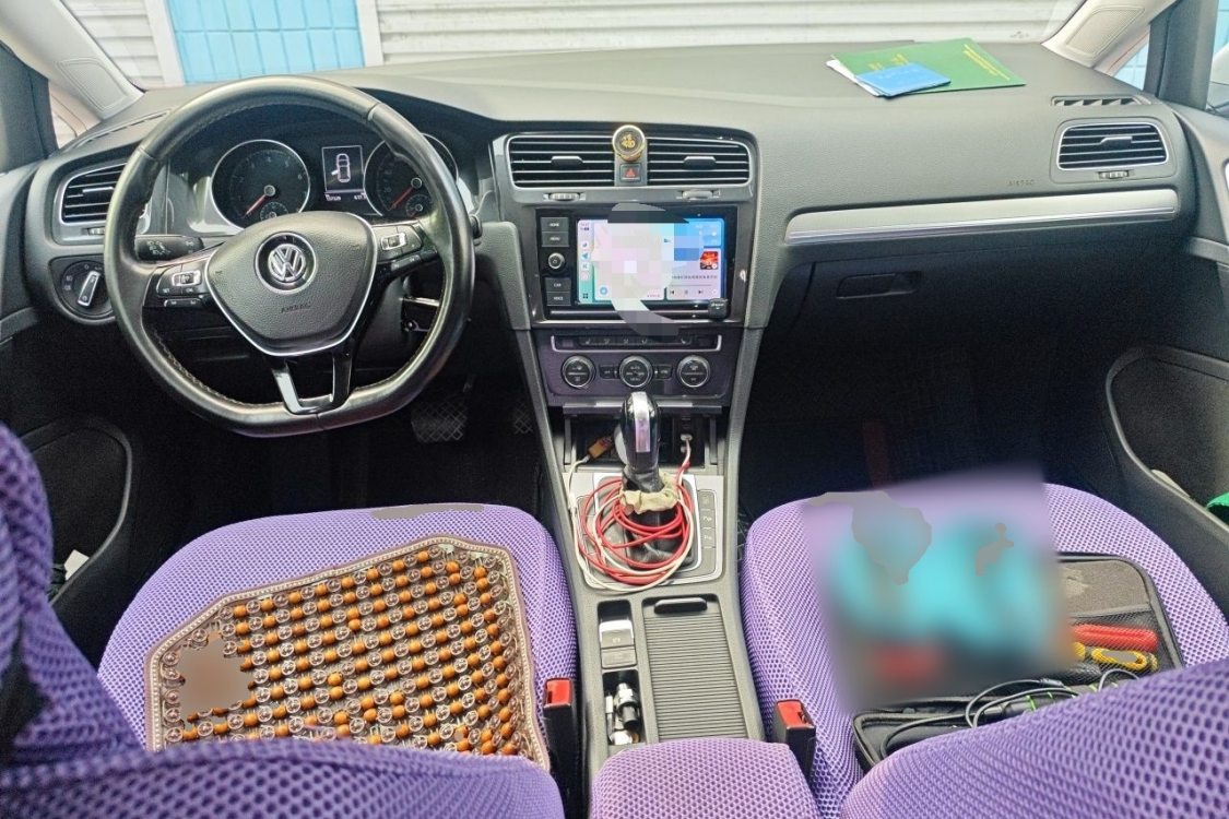 Volkswagen Golf 2018 car image #21