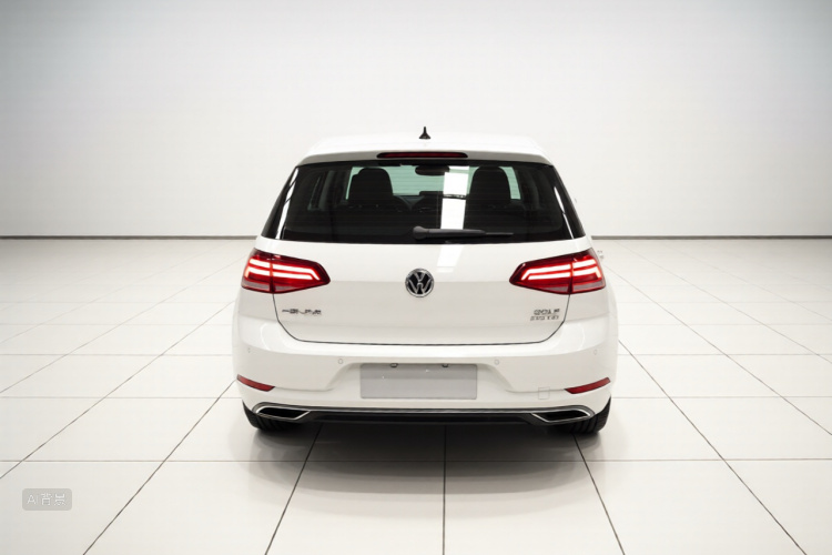 Volkswagen Golf 2020 car image #6