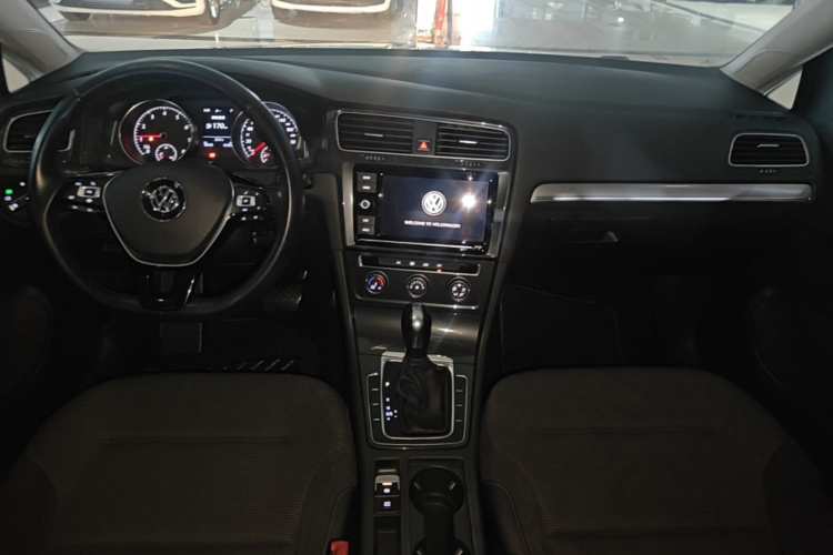 Volkswagen Golf 2019 #10 Volkswagen Golf 2019 car image #10