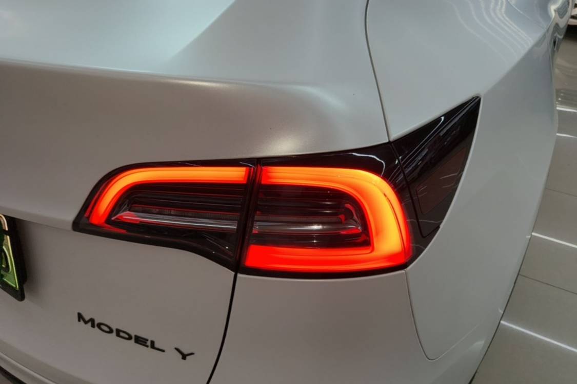Tesla Model Y 2024 #17 Tesla Model Y 2024 car image #17