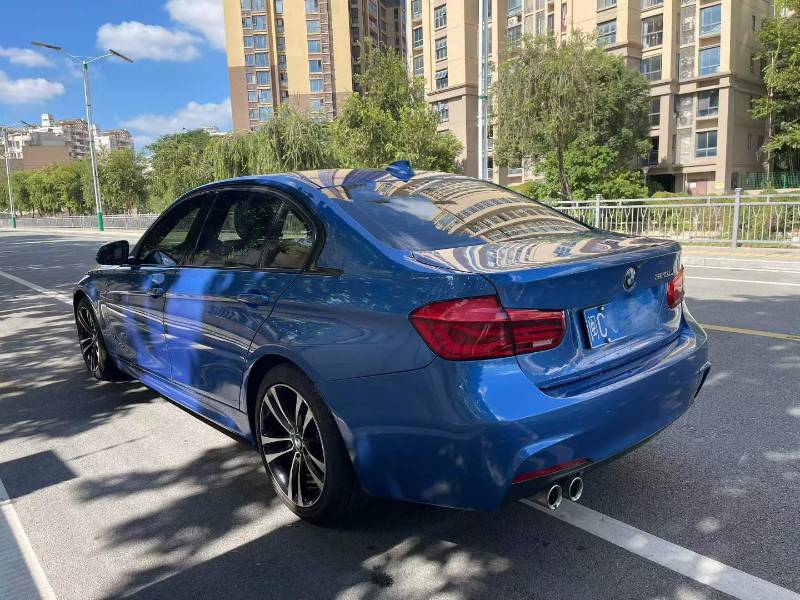 BMW 3 Series 2019 car image #9