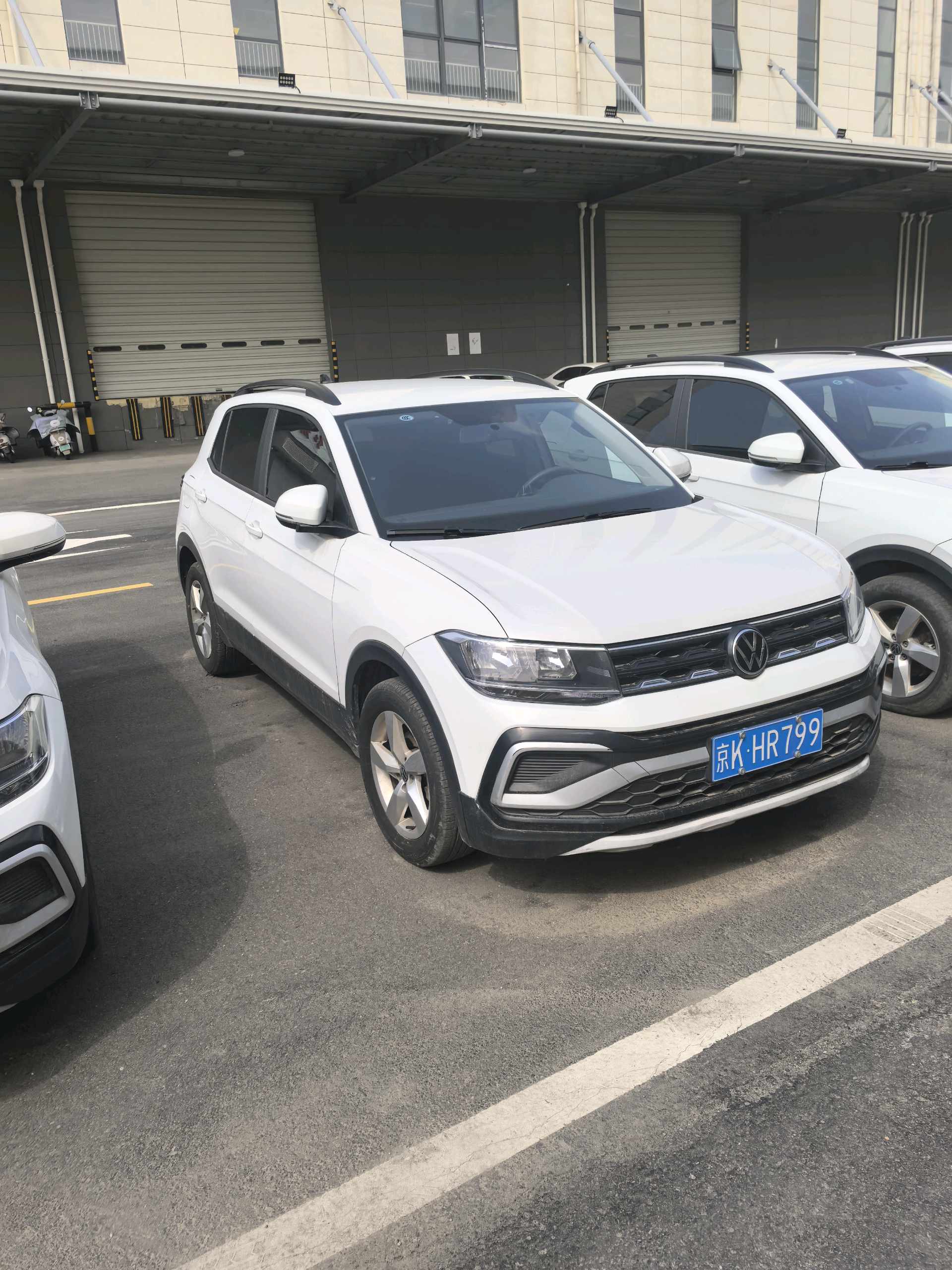Volkswagen T-Cross 2023 car image #3