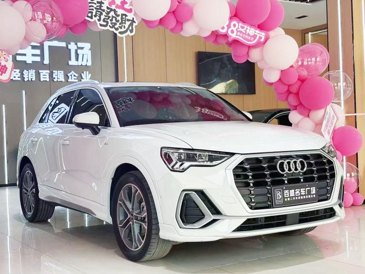 Audi Q3 2022 car image #3