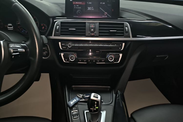 BMW 3 Series GT 2020 #17 BMW 3 Series GT 2020 car image #17