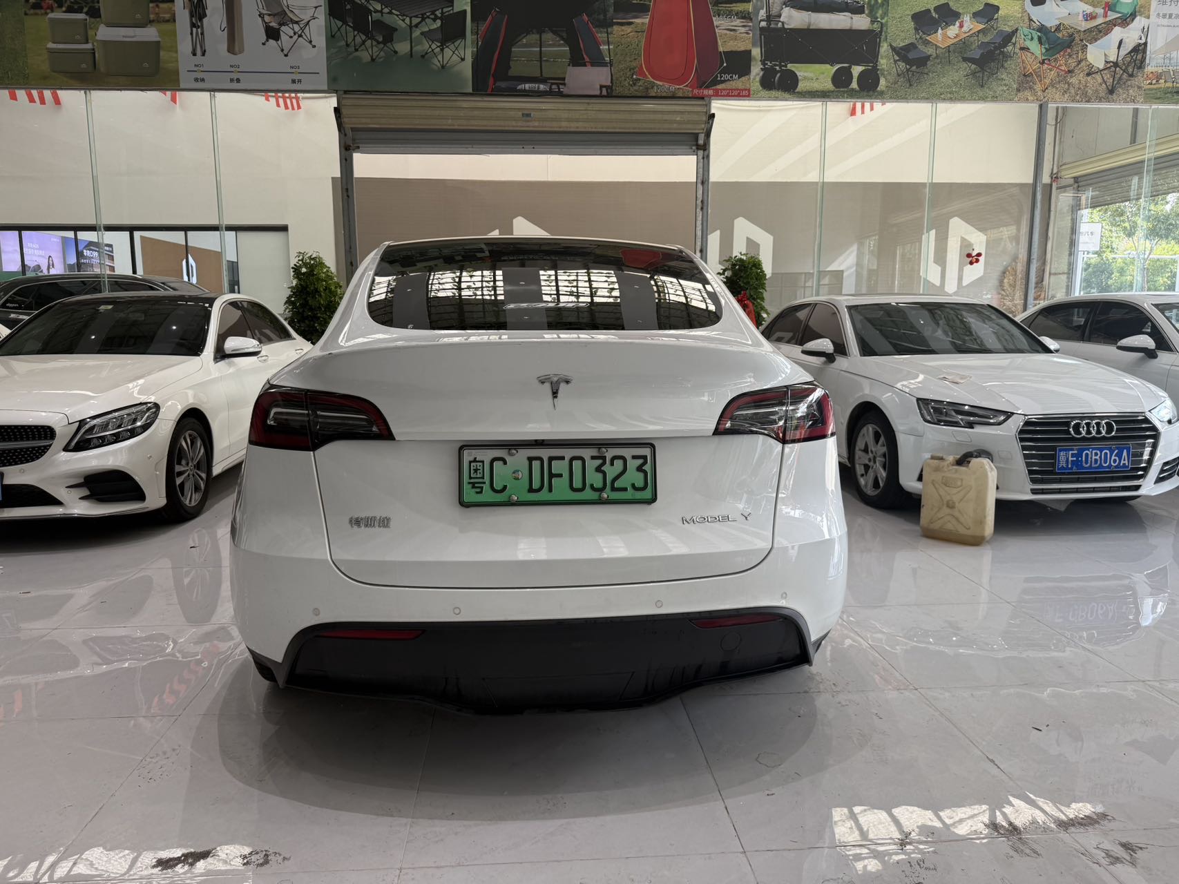 Tesla Model Y 2023 car image #8
