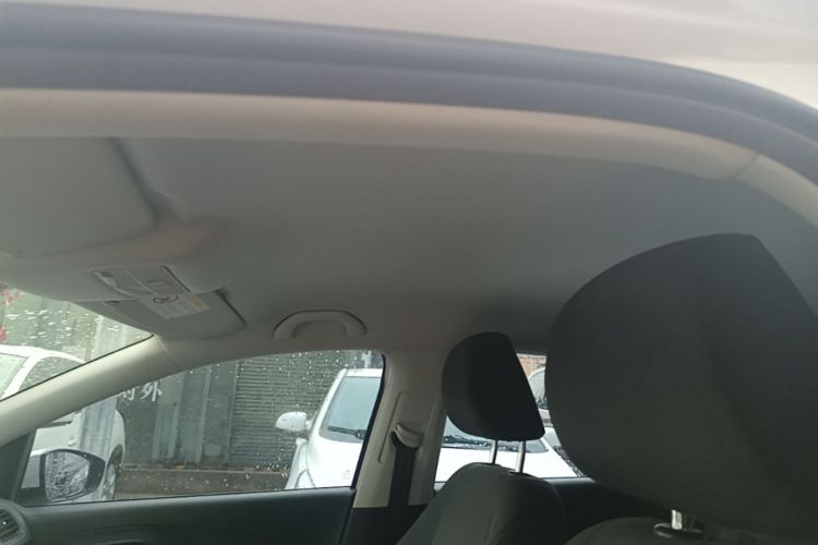 Volkswagen Polo 2018 car image #18