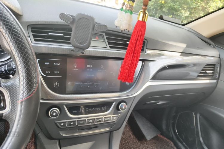 GEELY Emgrand 2016 car image #15