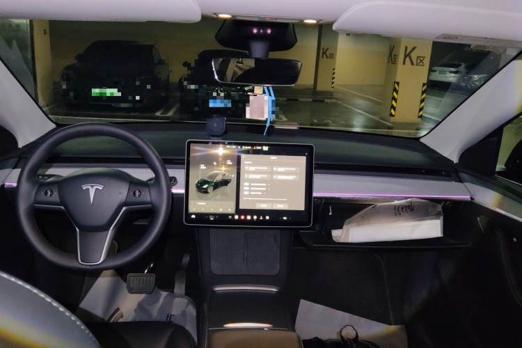 Tesla Model Y 2024 immagine di auto #16
