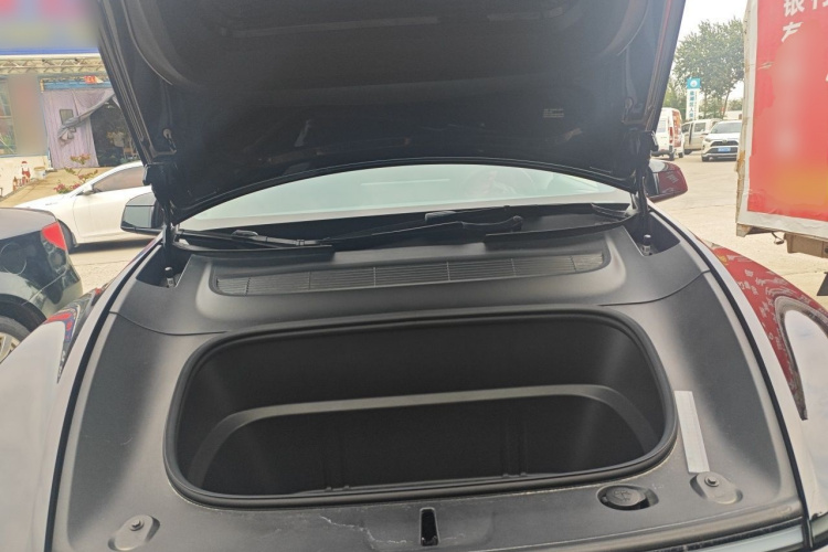 Tesla Model Y 2025 #18 Tesla Model Y 2025 immagine di auto #18