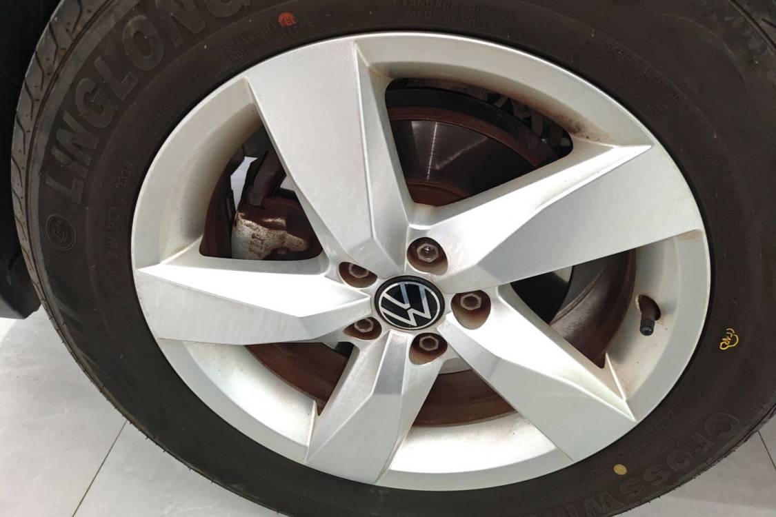 Volkswagen T-Cross 2023 car image #30