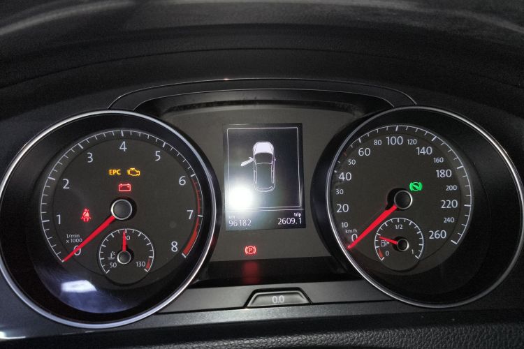 Volkswagen Golf 2020 imagen de coche #12