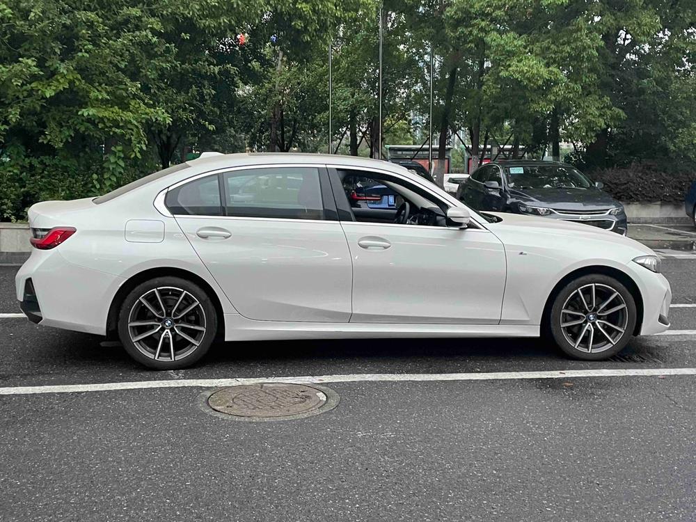 BMW 3 Series 2024 car image #6