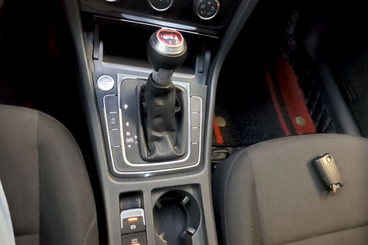 Volkswagen Golf 2020 #14 Volkswagen Golf 2020 car image #14