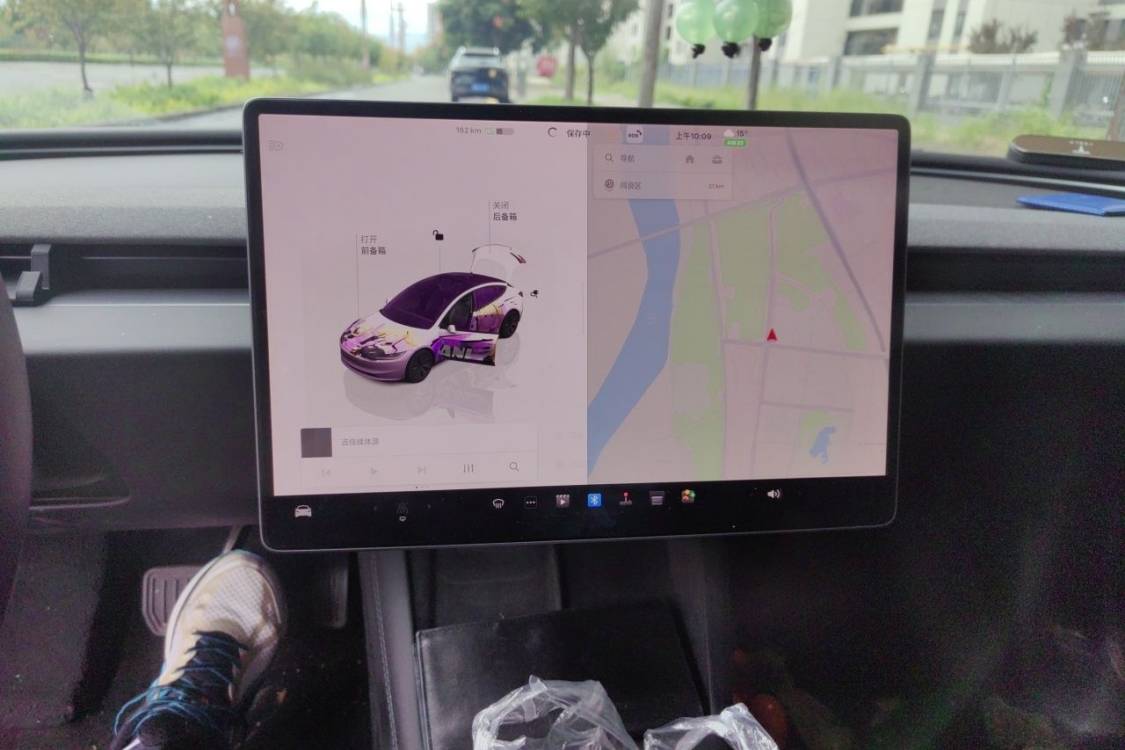Tesla Model 3 2023 car image #24