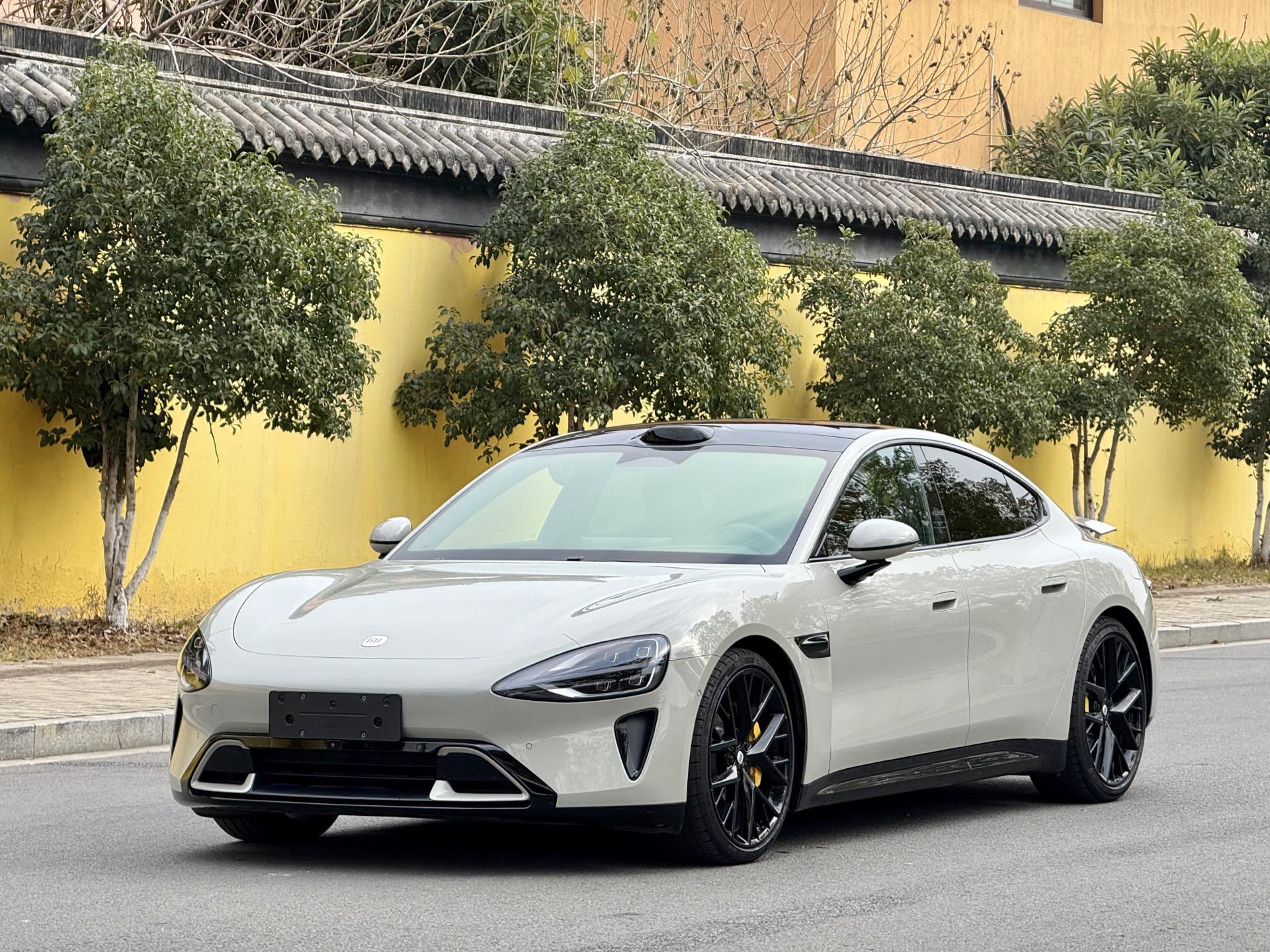 MI SU7 2025 car image 