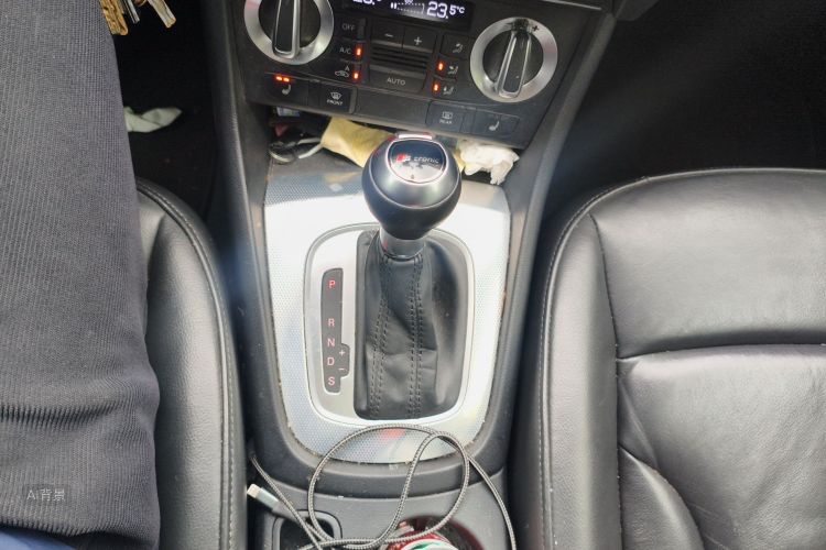 Audi Q3 2015 image de voiture #16