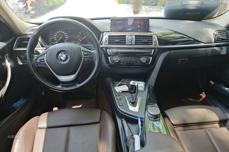 BMW 3 Series 2018 car image #11