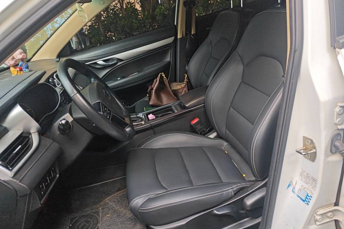 GEELY Emgrand 2018 car image #20