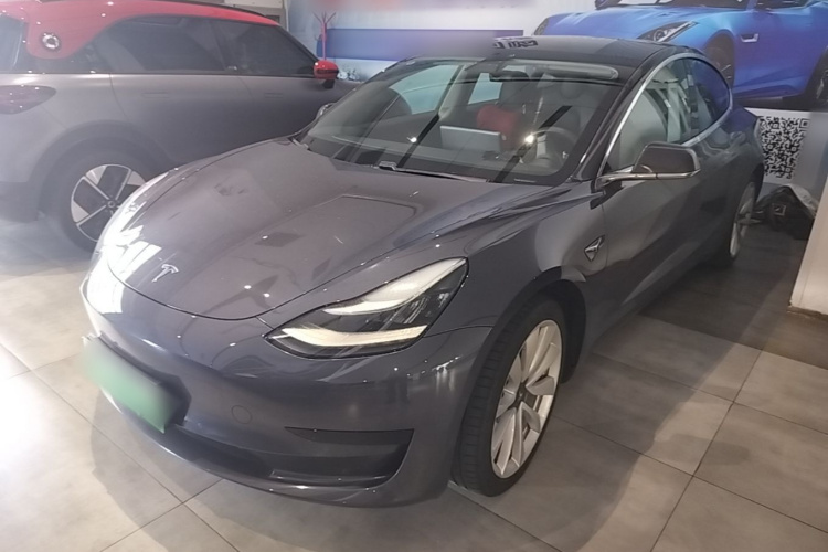 Tesla Model 3 2020 car image #2