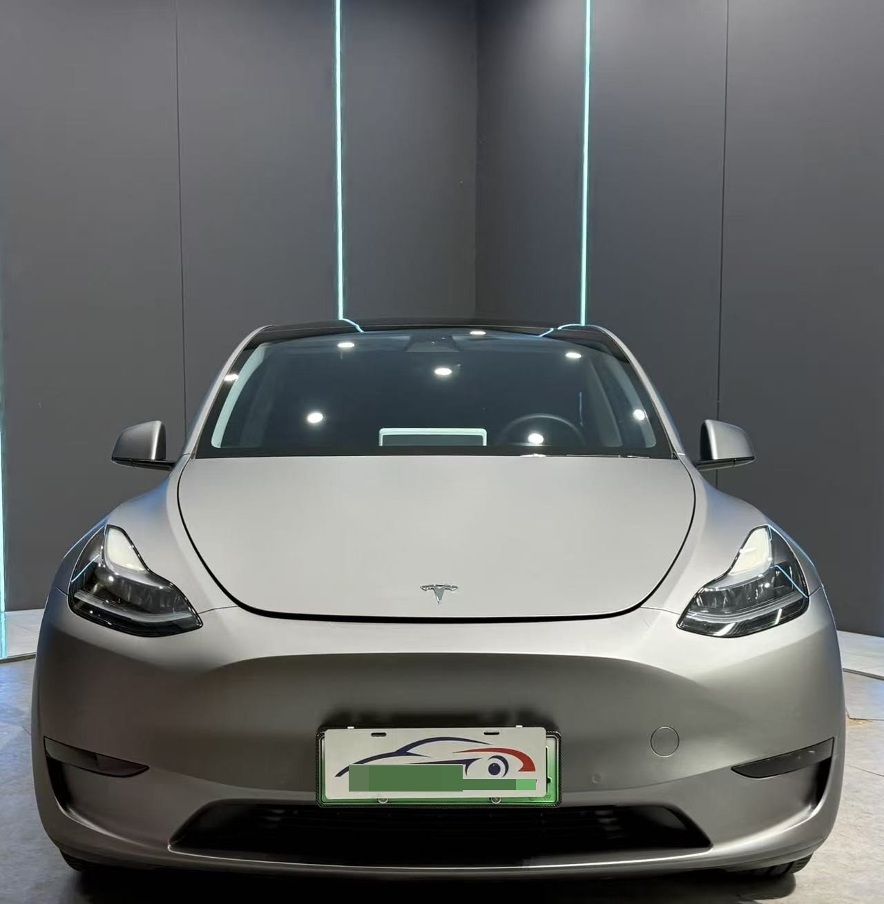 Tesla Model Y 2024 صورة سيارة #2